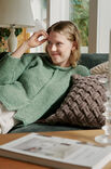 Lana Grossa ЧЕХОЛ ДЛЯ ПОДУШКИ, СВЯЗАННЫЙ ТКАНЫМ УЗОРОМ Alta Moda Alpaca