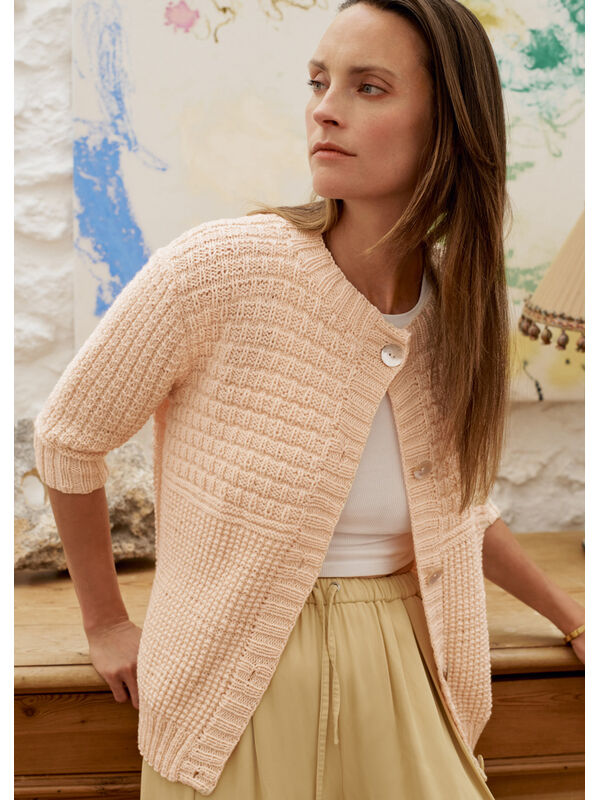 Lana Grossa КАРДИГАН, СВЯЗАННЫЙ УЗОРАМИ ИЗ ЛИЦЕВЫХ И ИЗНАНОЧНЫХ ПЕТЕЛЬ Cool Wool Big