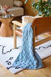 Lana Grossa ПЛЕД, СВЯЗАННЫЙ РЕЗИНКОЙ СО СМЕЩЕННЫМИ КОСАМИ Alta Moda Alpaca