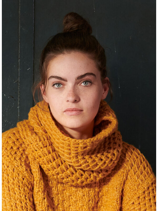 Lana Grossa СНУД, СВЯЗАННЫЙ РЕЛЬЕФНЫМ УЗОРОМ С ПРОТЯЖКАМИ Lala Berlin Lovely Cotton