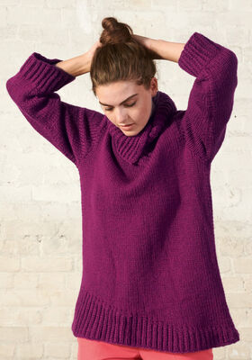 ПУЛОВЕР С РАЗДЕЛЕННЫМ ВОРОТНИКОМ, СВЯЗАННЫЙ ЛИЦЕВОЙ ГЛАДЬЮ Alta Moda Cashmere 16 от Lana Grossa