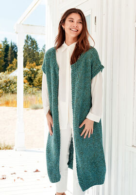 УДЛИНЕННЫЙ ЖИЛЕТ, СВЯЗАННЫЙ ЛИЦЕВОЙ ГЛАДЬЮ Lala Berlin Lovely Cotton & Brillino от Lana Grossa