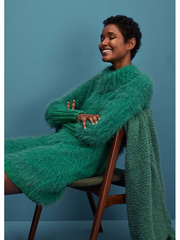 Lana Grossa ПЛАТЬЕ, СВЯЗАННОЕ ЛИЦЕВОЙ ГЛАДЬЮ Basta & Cool Merino Big