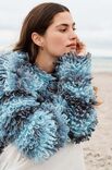 Lana Grossa ПАЛЬТО, СВЯЗАННОЕ КРЮЧКОМ УЗОРОМ С ВЫТЯНУТЫМИ ПЕТЛЯМИ Picasso