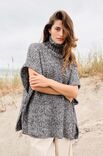 Lana Grossa ЖИЛЕТ, СВЯЗАННЫЙ РЕЛЬЕФНЫМ УЗОРОМ Twinny