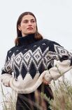 Lana Grossa СВИТЕР, СВЯЗАННЫЙ ЛИЦЕВОЙ ГЛАДЬЮ ЖАККАРДОВЫМИ УЗОРАМИ Lala Berlin Lovely Cotton