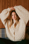 Lana Grossa КАРДИГАН, СВЯЗАННЫЙ ШАШЕЧНЫМ УЗОРОМ Natural Alpaca Pelo