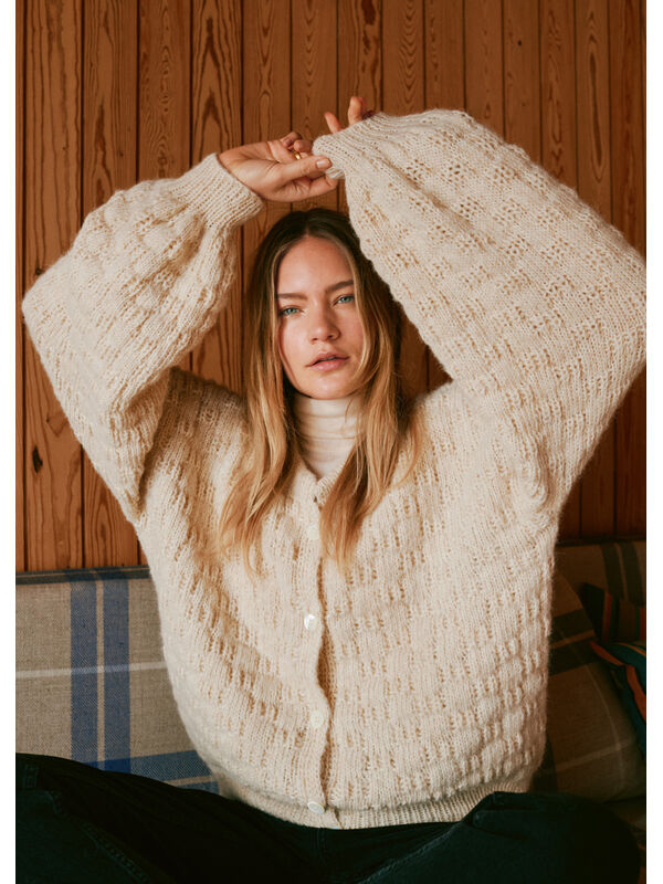 Lana Grossa КАРДИГАН, СВЯЗАННЫЙ ШАШЕЧНЫМ УЗОРОМ Natural Alpaca Pelo