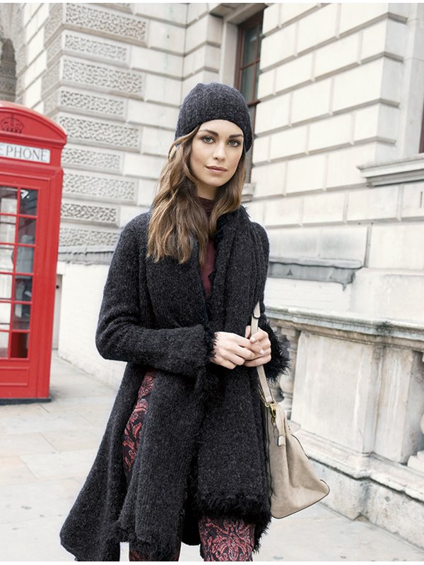 Lana Grossa ШАПКА, СВЯЗАННАЯ ЛИЦ. ГЛАДЬЮ Garzato Fleece