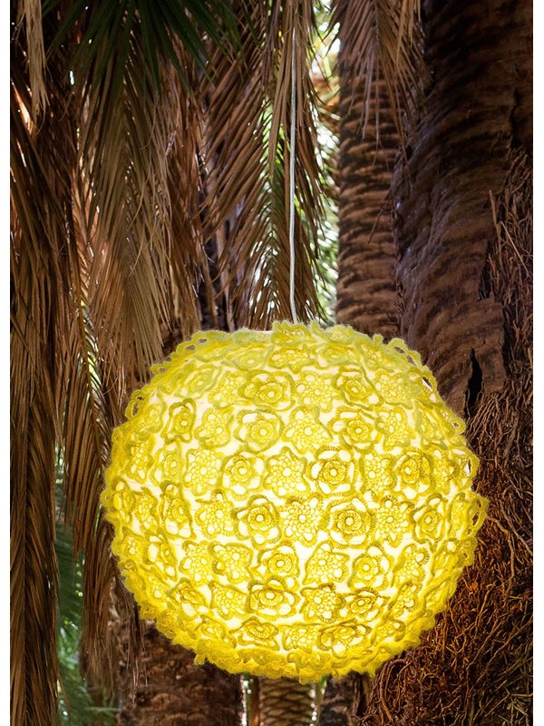 Lana Grossa АЖУРНЫЕ ЦВЕТЫ ДЛЯ КРУГЛОГО СВЕТИЛЬНИКА Silkhair