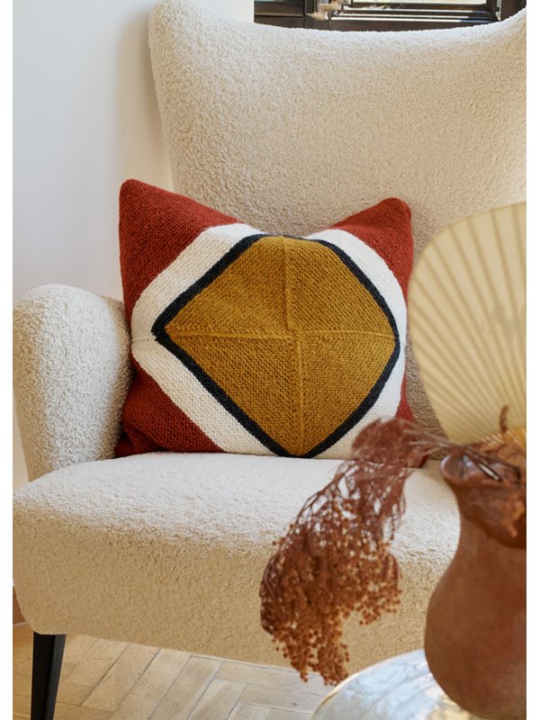 Lana Grossa ЧЕХОЛ ДЛЯ ПОДУШКИ, СВЯЗАННЫЙ ГРАФИЧЕСКИМ УЗОРОМ Alta Moda Alpaca