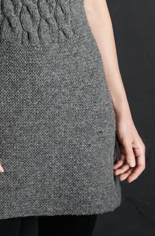 Lana Grossa ПЛАТЬЕ С ВСТАВКОЙ ИЗ КОС Alta Moda Alpaca