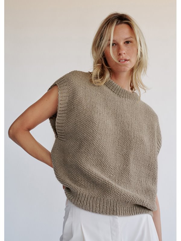 Lana Grossa ЖИЛЕТ, СВЯЗАННЫЙ ЖЕМЧУЖНЫМ УЗОРОМ Landlust Alpaka Merino 100