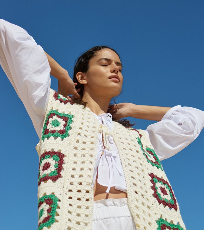 Lana Grossa VESTE AVEC DES MOTIFS CARRÉS ET UN MOTIF AJOURÉ Soft Cotton