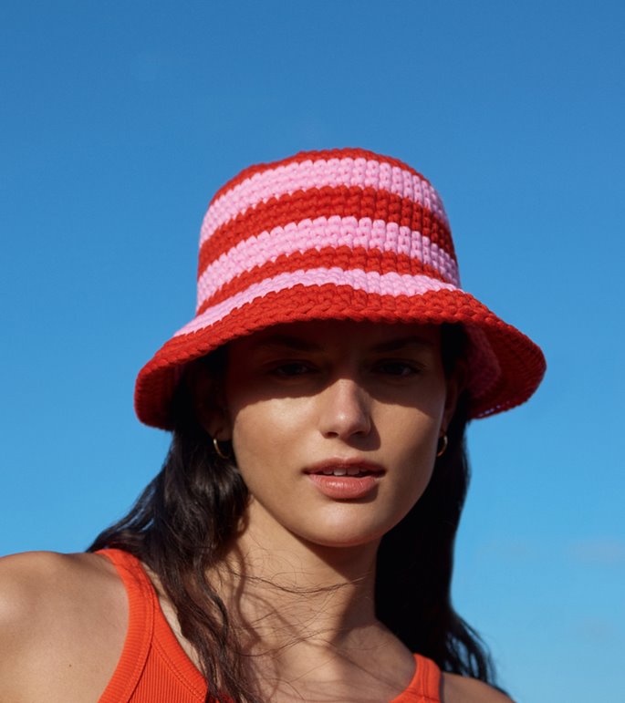 Lana Grossa STRIBET HAT I FASTMASKER The Tube